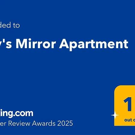 Fay's Mirror Appartement